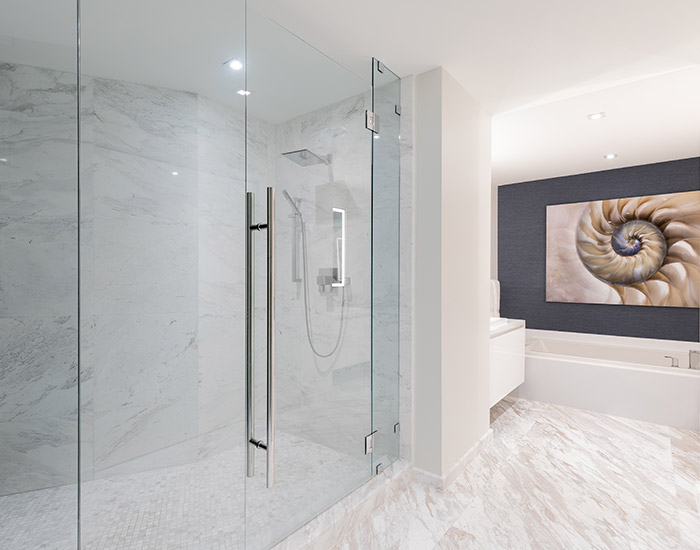 Semi-frameless shower screen with sleek perimeter frame